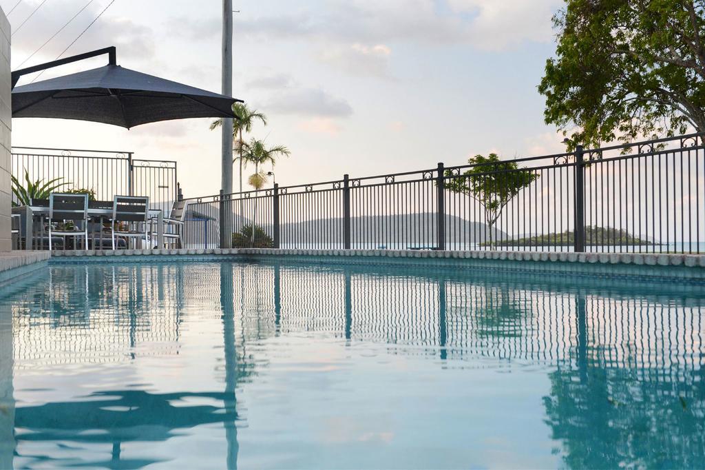 Whitsunday Waterfront Apartments Airlie Beach Kültér fotó