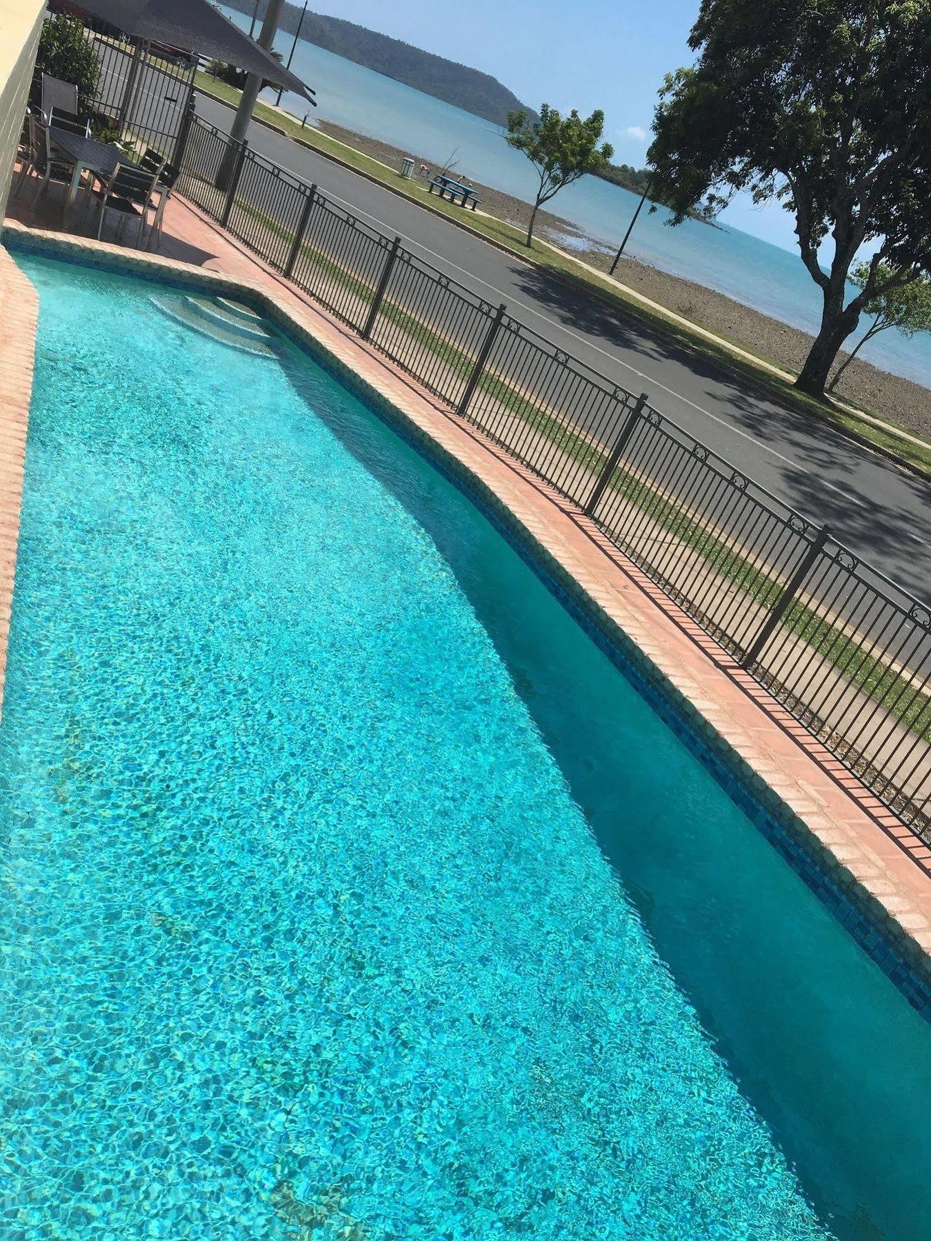 Whitsunday Waterfront Apartments Airlie Beach Kültér fotó