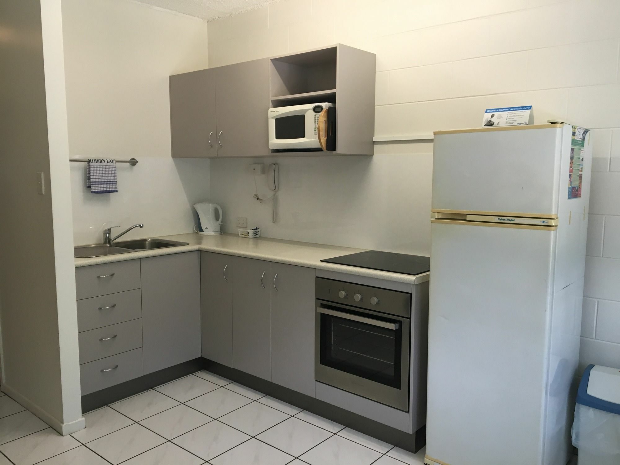Whitsunday Waterfront Apartments Airlie Beach Kültér fotó